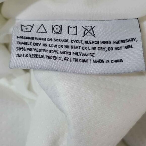 Tuft & Needle White Waterproof Mattress Protector Twin XL - Picture 4 of 4